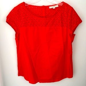 Loft eyelet top
